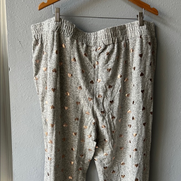 Lounge Set with Heart Pattern - Picture 9 of 10